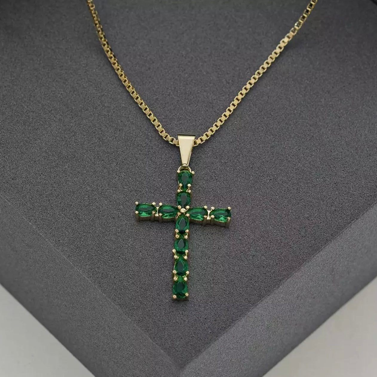 Dij. Cruz Emerald