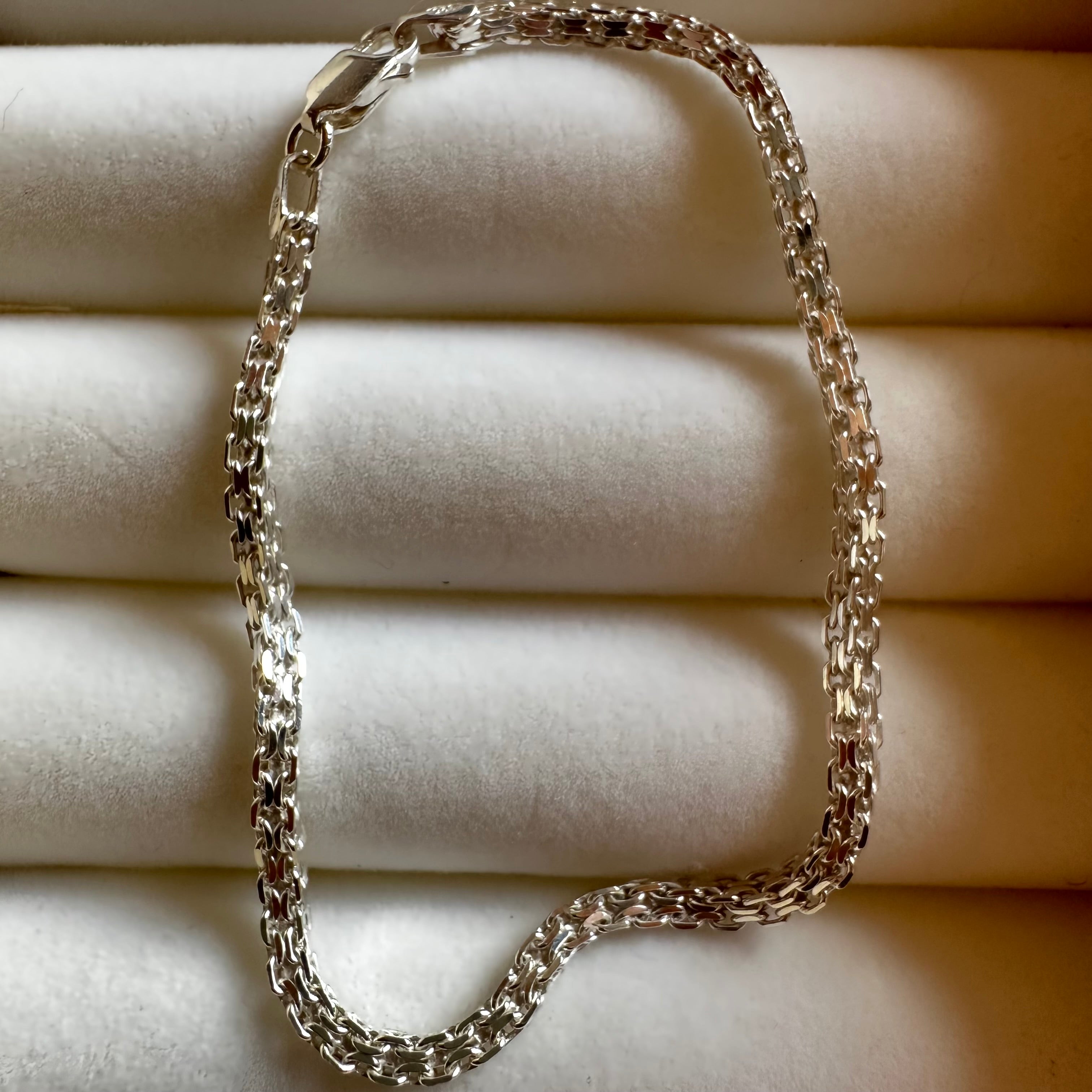 Pulsera Chinesca Cuadrada